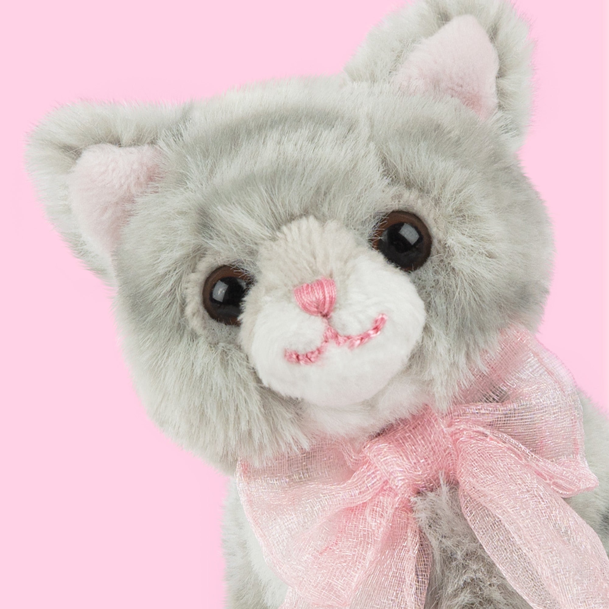 Mini Kattenknuffeltje Bella met Koffertje -  Jouw Schattige Britse Korthaar Kitten!