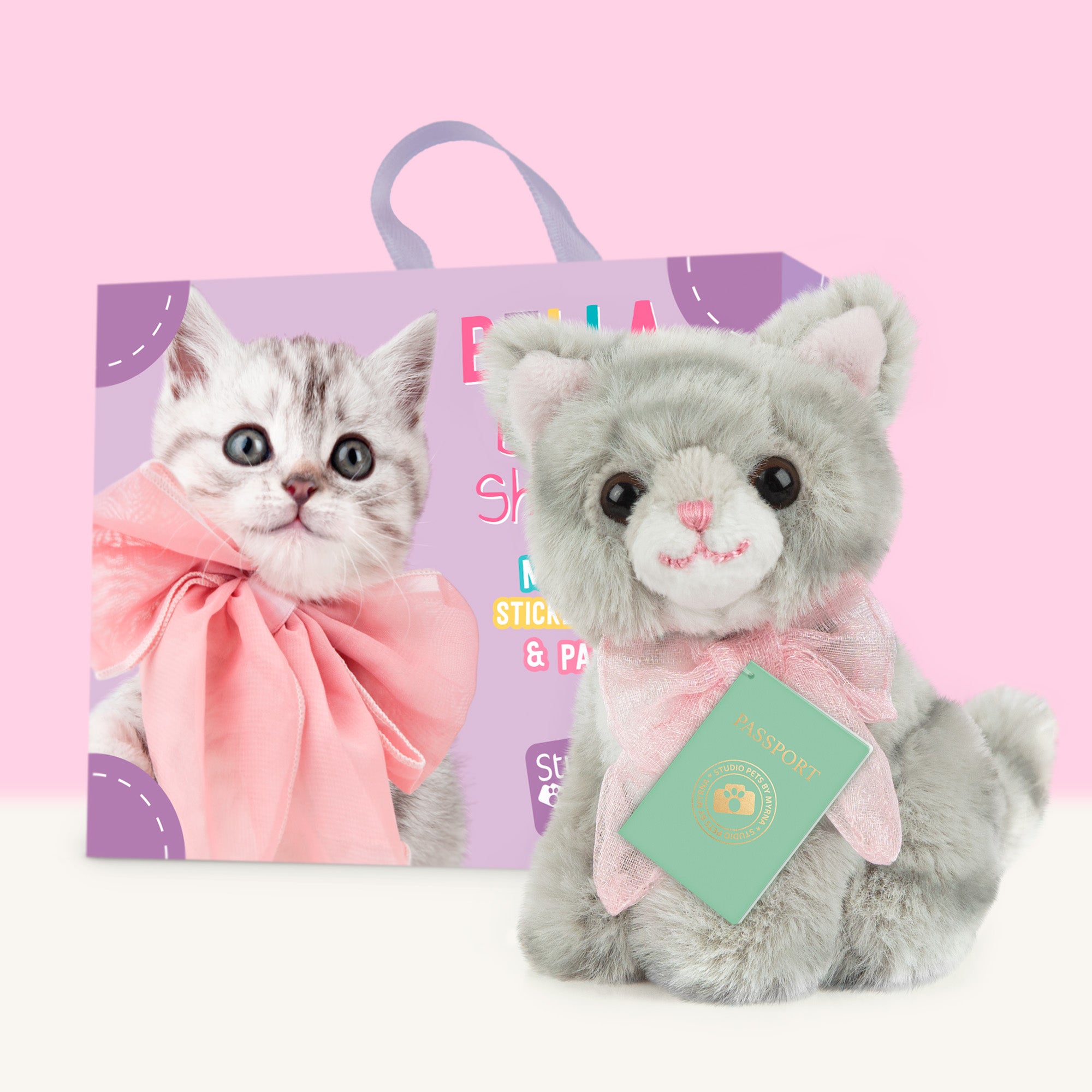Mini Kattenknuffeltje Bella met Koffertje -  Jouw Schattige Britse Korthaar Kitten!