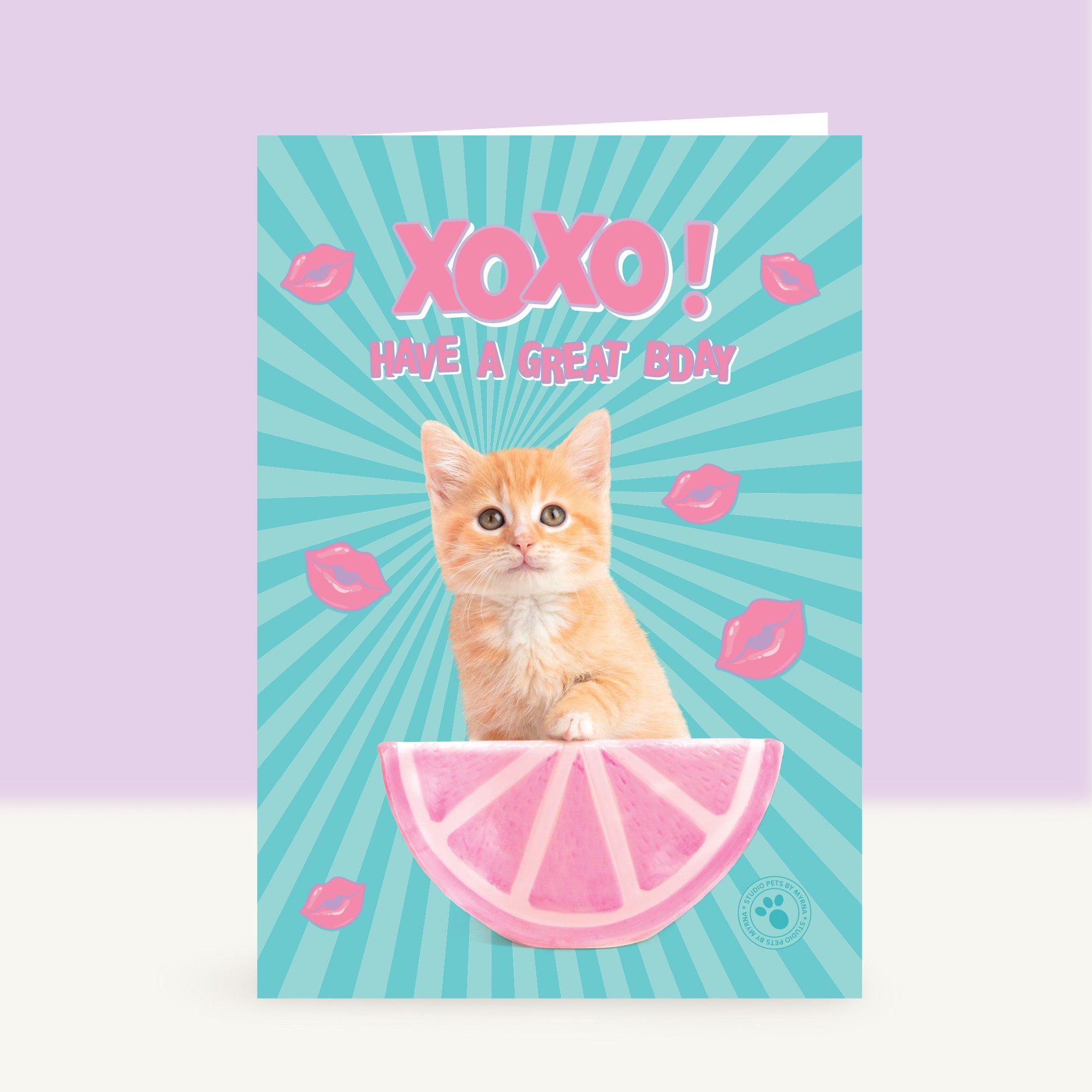 Verjaardagskaart “XOXO” met Tommy het rode kitten