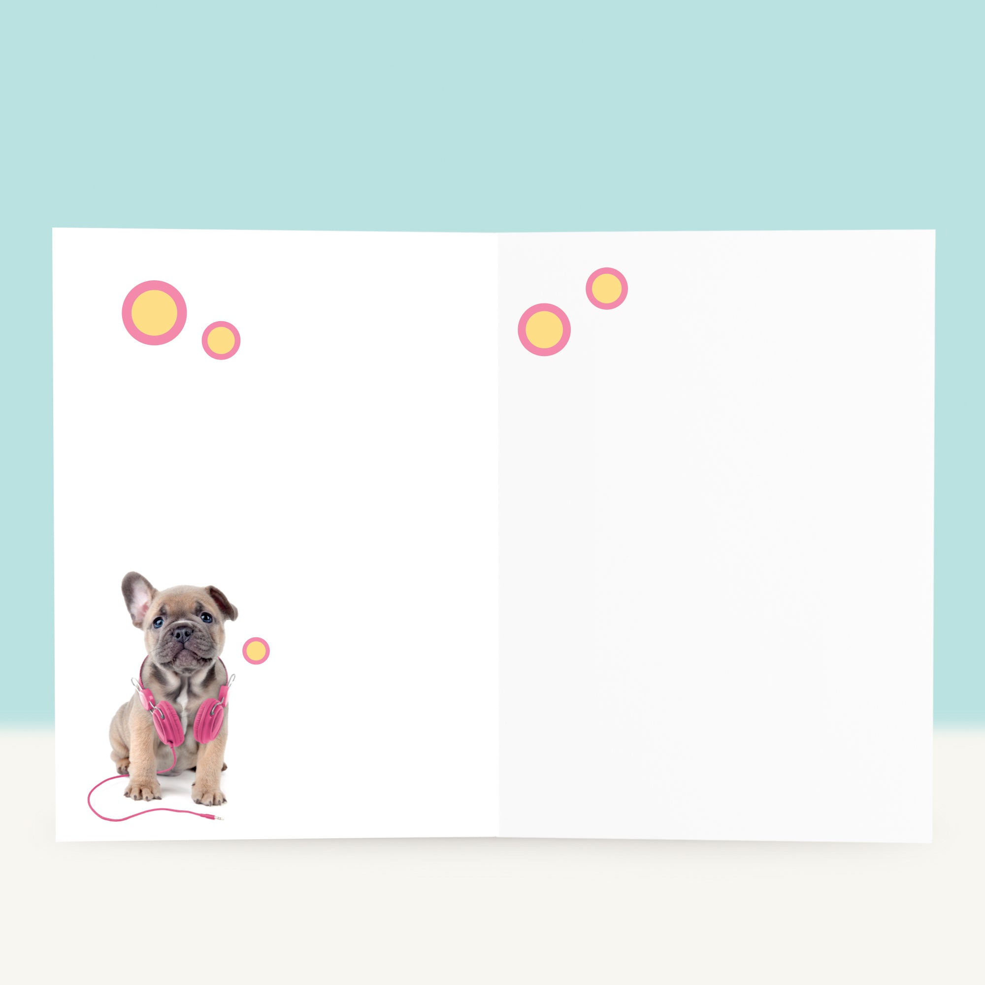 Verjaardagskaart “Yeah Let’s Celebrate” met de Franse Bulldog puppy